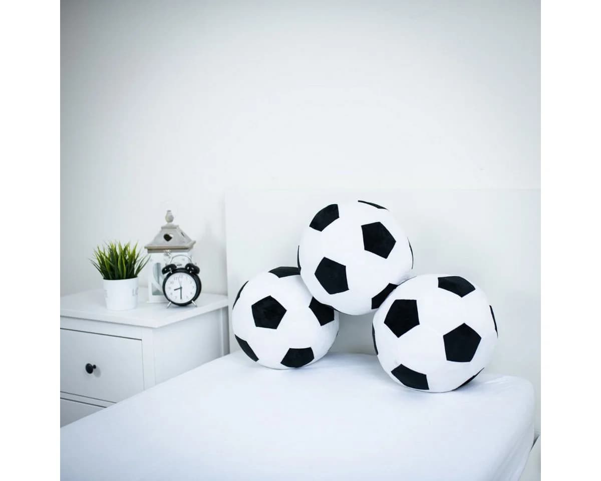 Jerry Fabrics Dekokissen Football 3D Kuschelkissen bunt
