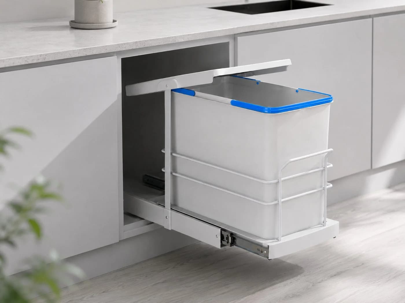 Roomart Einbaumülleimer 24L ausziehbar grau/schwarz - Bild 2