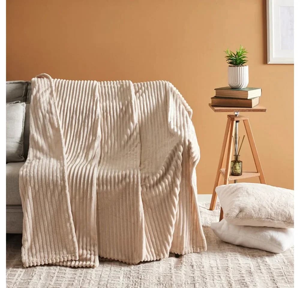Karaca Tagesdecke Ruby Stripe Wellsoft TV-Decke Ecru 130x150 cm