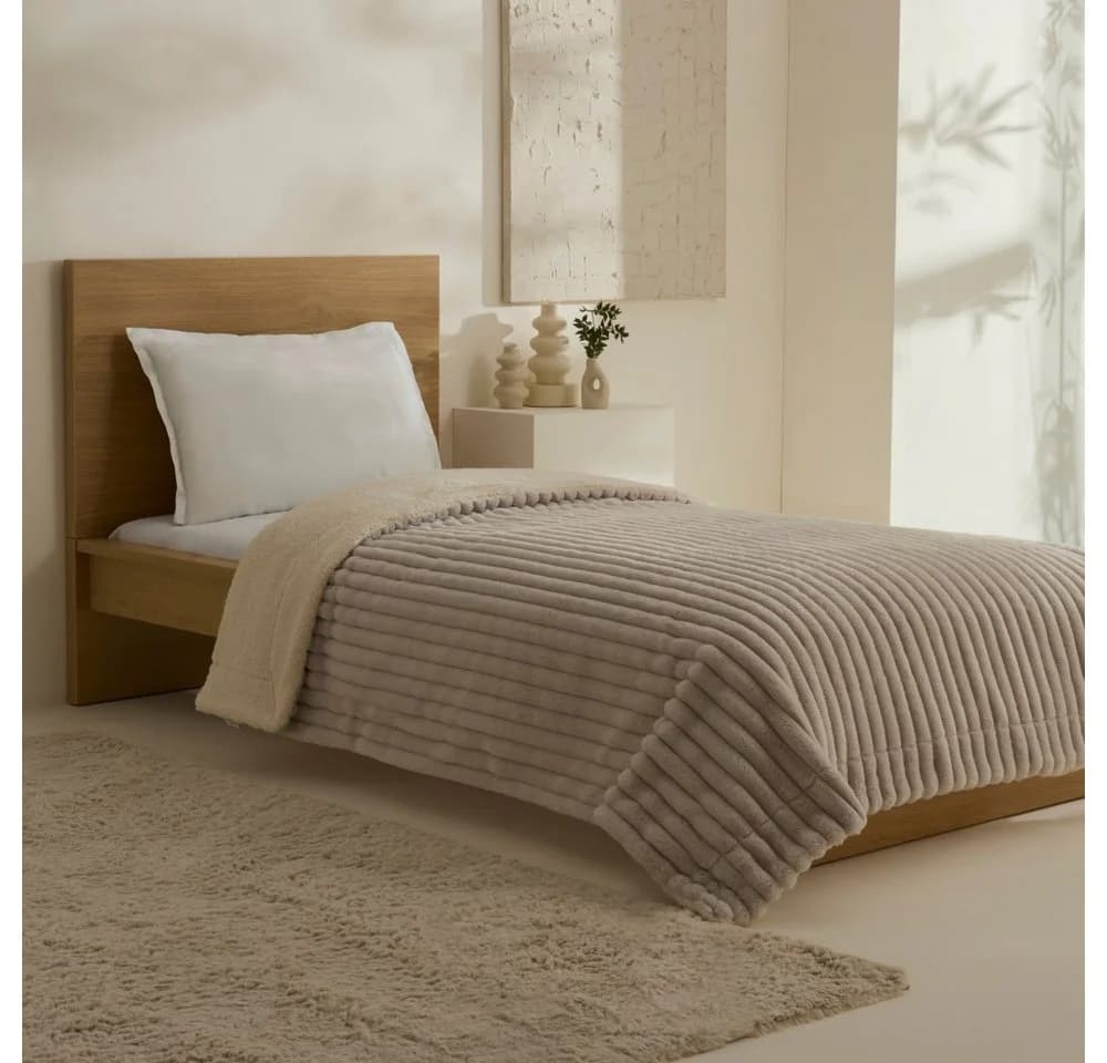 Karaca Tagesdecke Stripe Sherpa Grau 150x200