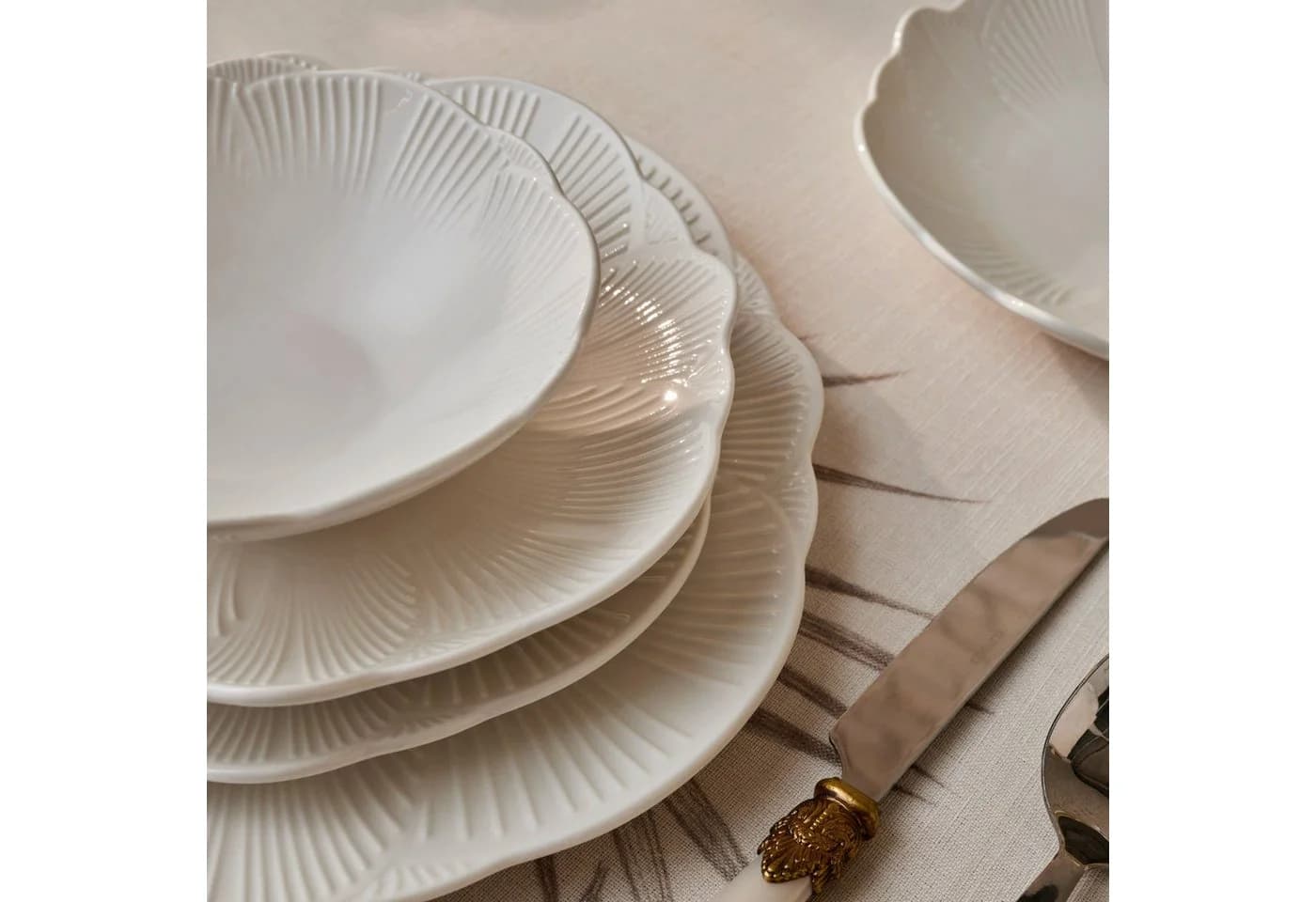 Karaca Geschirr-Set Bloom 24-teilig Bone China Weiß - Bild 4