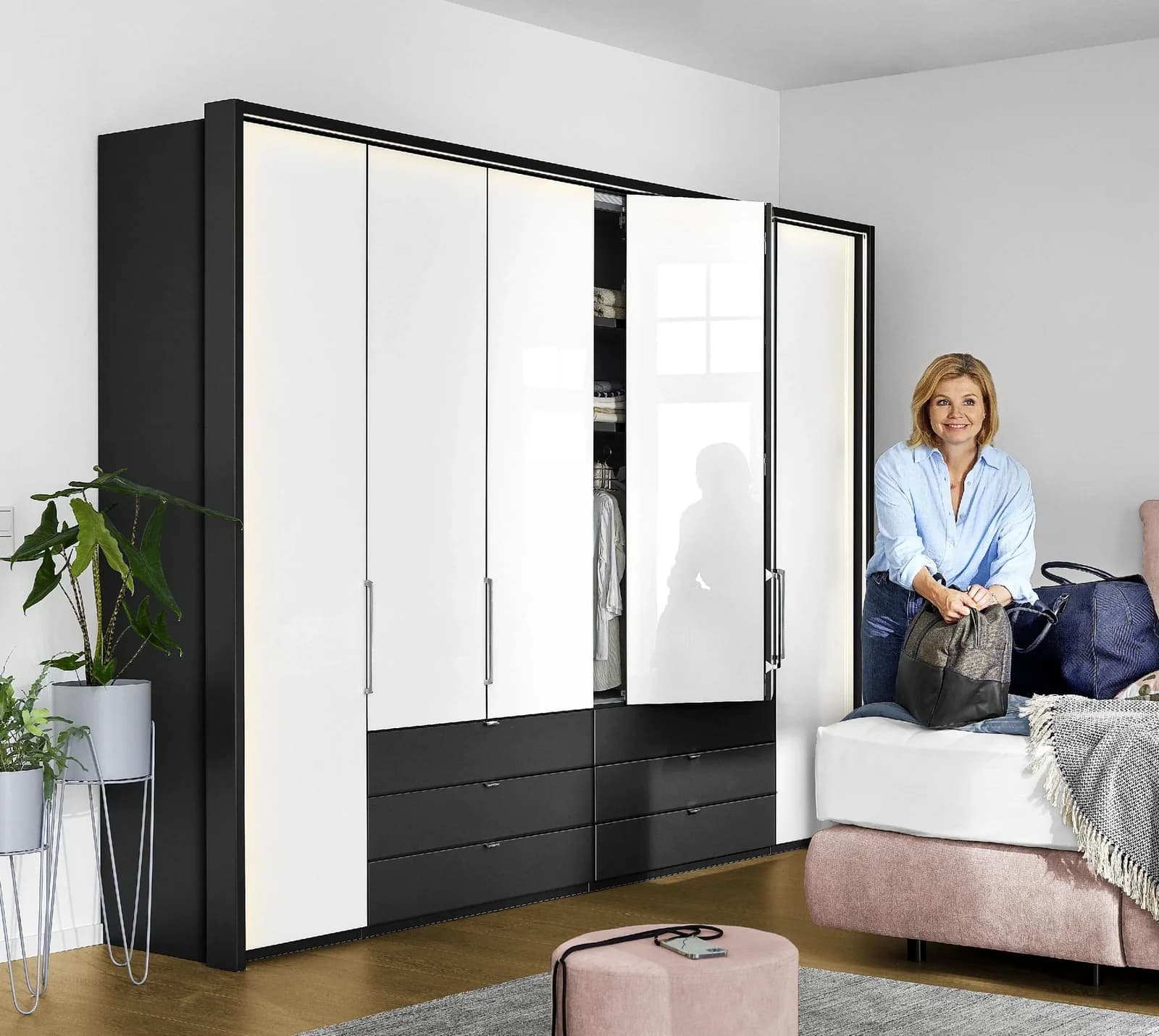 Kleiderschrank MONDO CLIVO 2000 Grau/Weiß Modern
