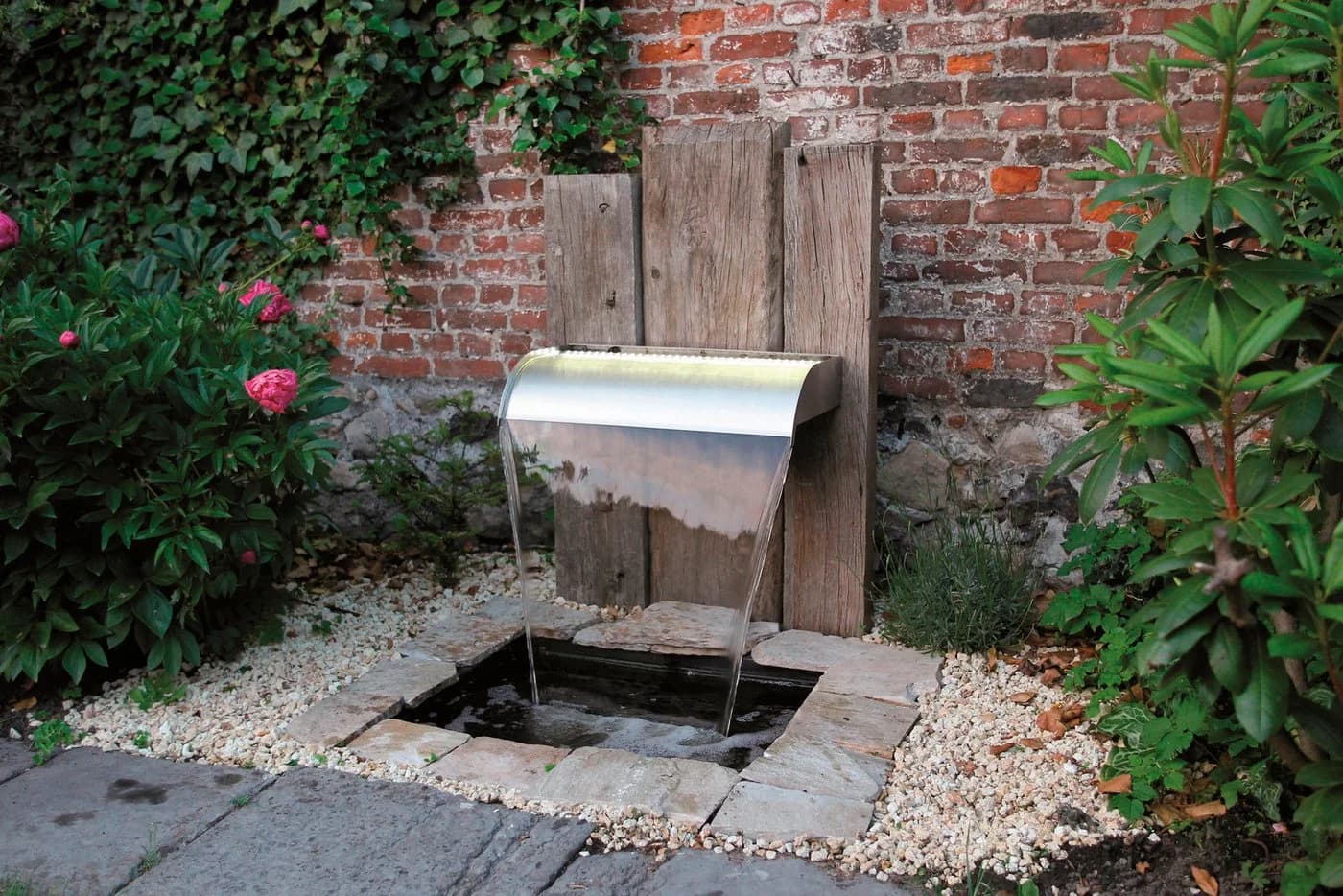 UBBINK Wasserfall Nevada Set 30 cm mit LED-Beleuchtung inkl. Wasserbecken Silber