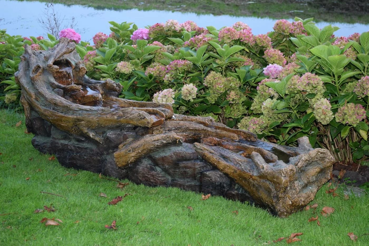 AcquaArte Gartenbrunnen AVISIO Komplettset mit LED-Beleuchtung und Pumpe