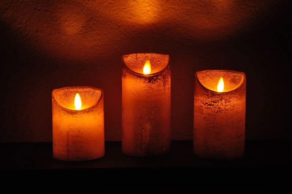 Coen Bakker Deco BV LED-Echtwachskerze mit Timer und Flackereffekt - Bild 5