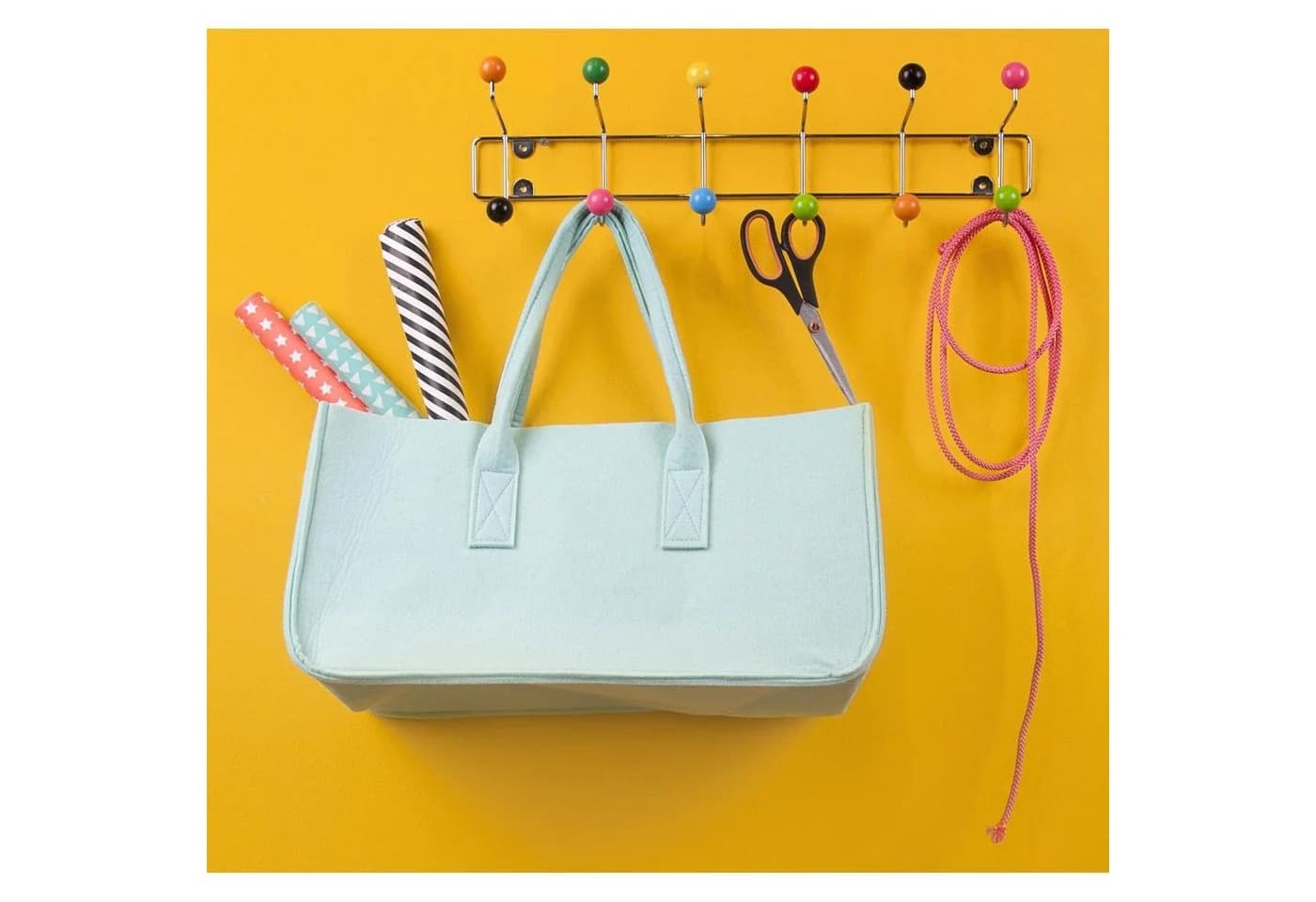Present Time Garderobe Saturnus XL mit bunten Kugeln