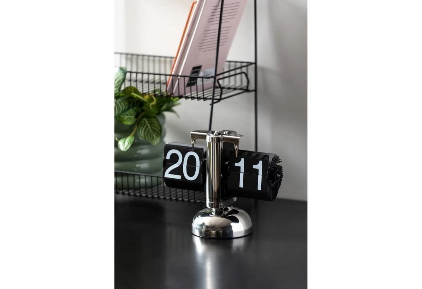 Karlsson Tischuhr Small Flip Chrome Schwarz - Bild 5