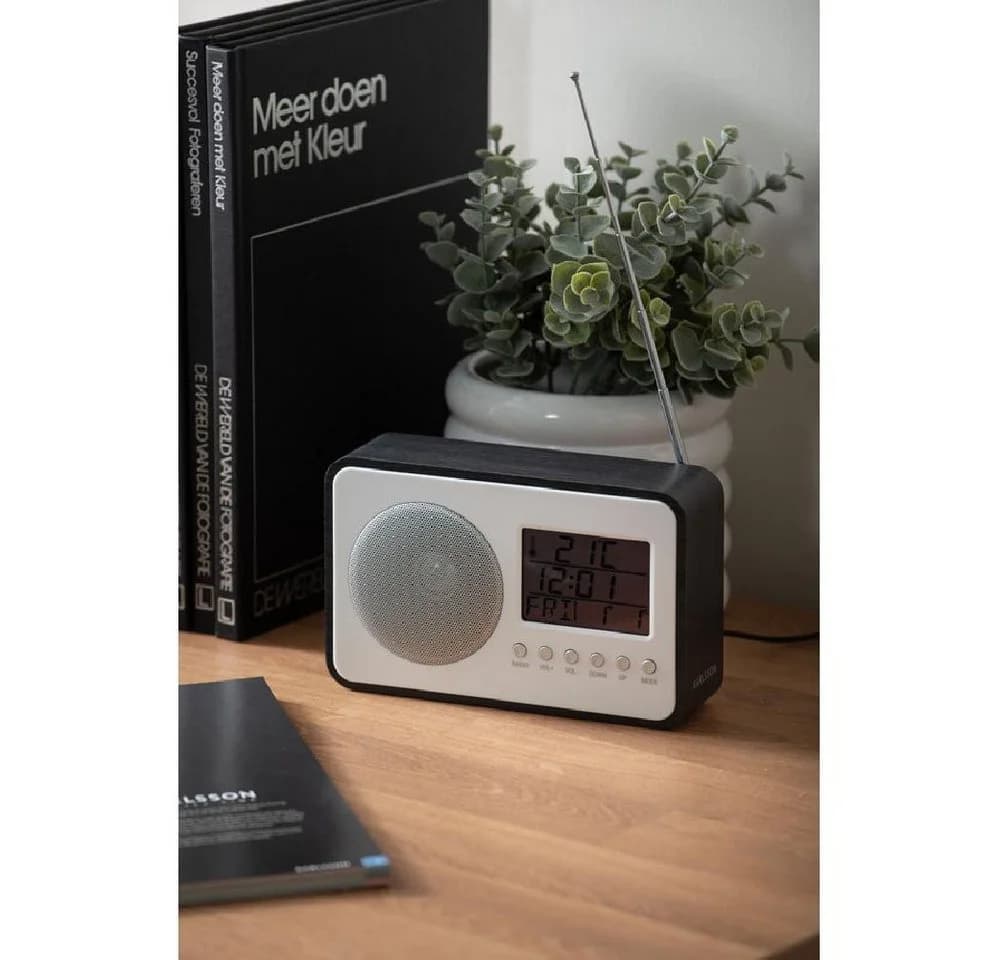 Karlsson Radiowecker Schwarz Holz mit FM Radio - Bild 4