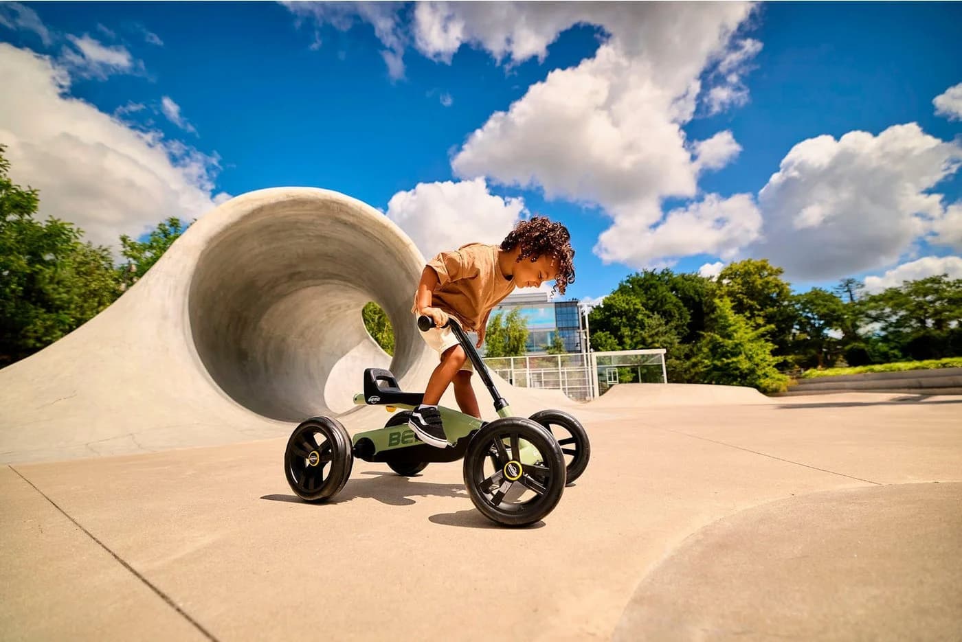 Berg Tretfahrzeug Gokart „Buzzy“ Grün/Schwarz