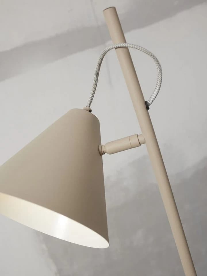 IT'S ABOUT ROMI Stehlampe LISBON Grau mit spitzem Schirm - Bild 2