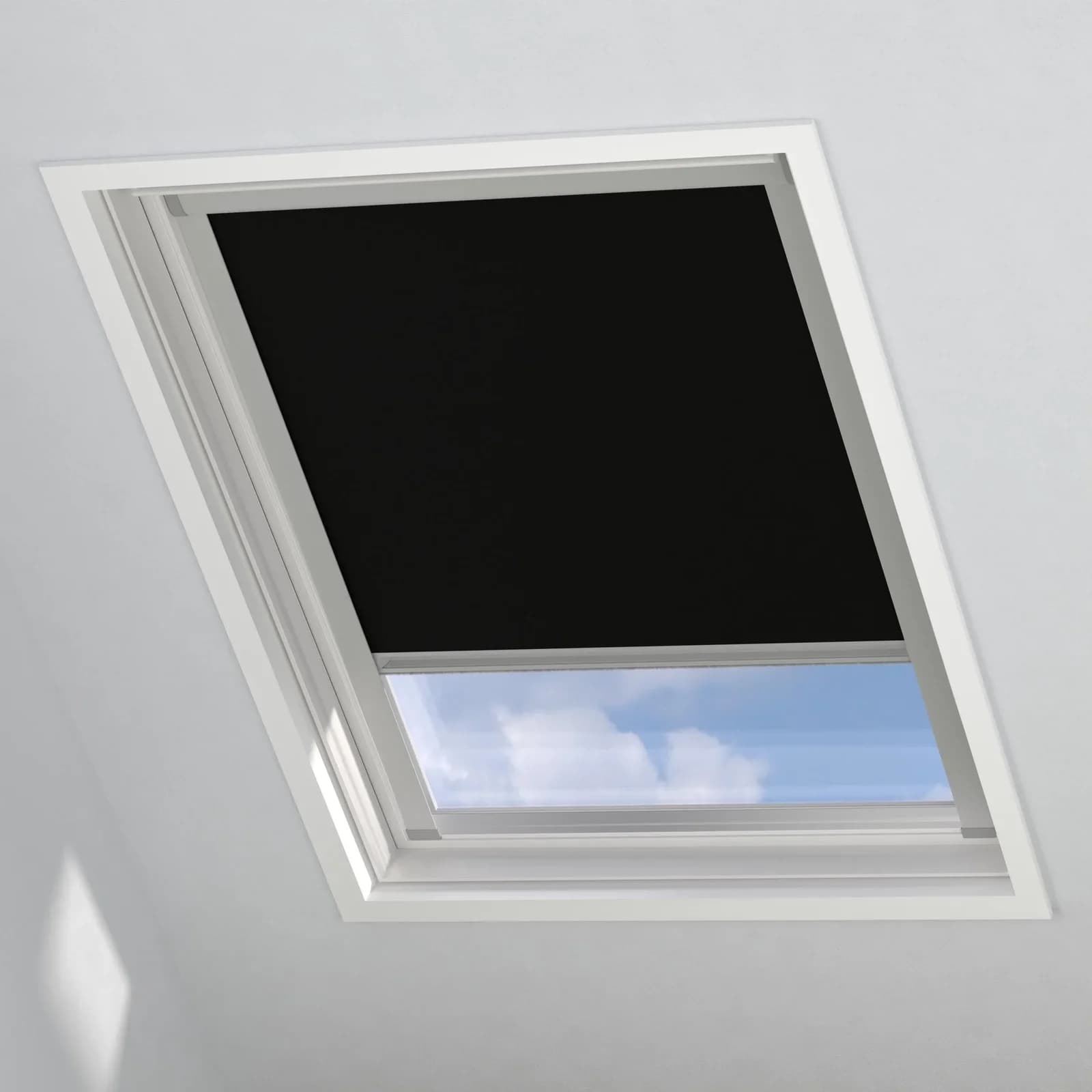 MY HOME Sky-Dachfensterrollo Schwarz Verdunkelung Aluminium Kassette