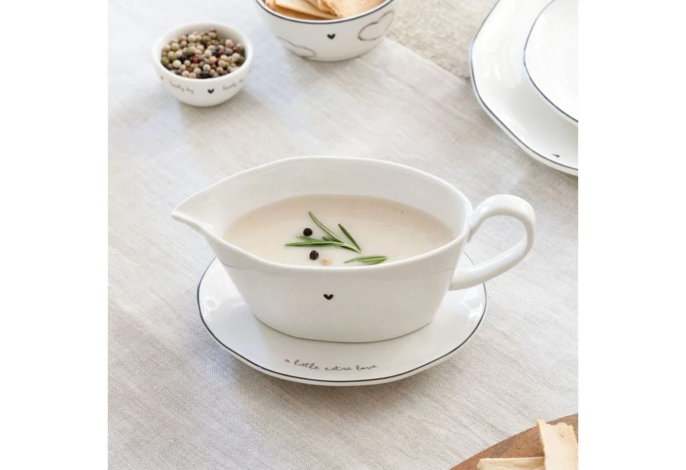 Bastion Collections Sauciere Weiß mit Schwarzem Herz