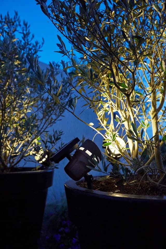 Luxform Montana Gartenstrahler Schwarz Solar Hybrid LED - Bild 3