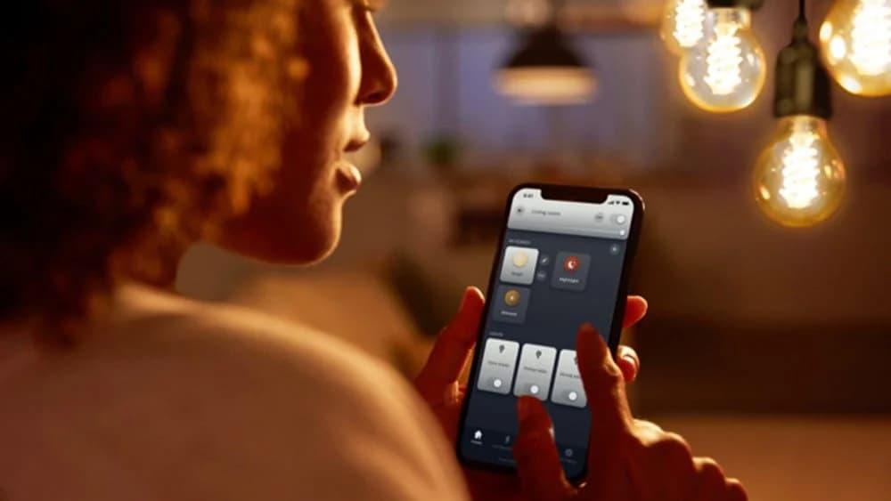 Philips Hue LED-Filament A60 E27 Smart Lampe Warmweiß 550lm - Bild 4