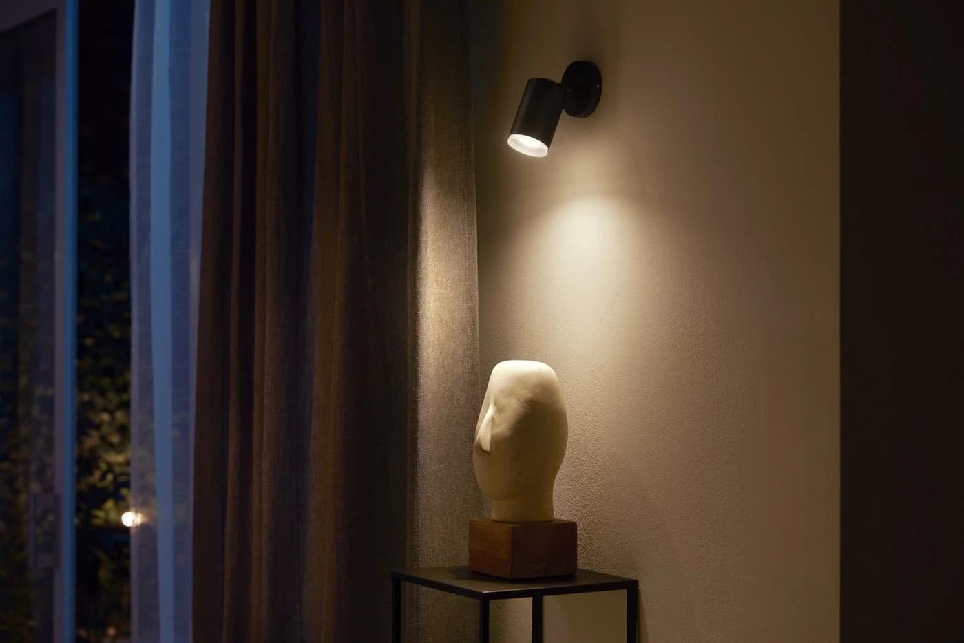Philips Hue Fugato LED Deckenspot Schwarz White & Color Ambiance