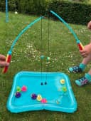 Koopman Spielzeug-Gartenset Entenangeln Wasserspiel Angelspiel Pool + 10 Enten Bunt Bild 3