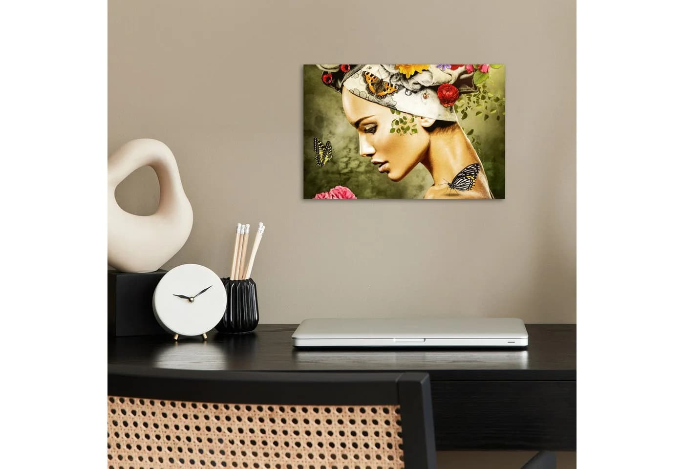 MuchoWow Poster Frau mit Kopftuch und bunten Blumen