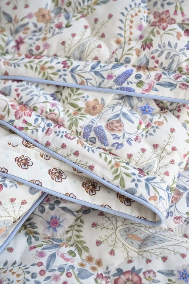 PiP Studio Tagesdecke Kairi Bloom Hellblau 100% Baumwolle