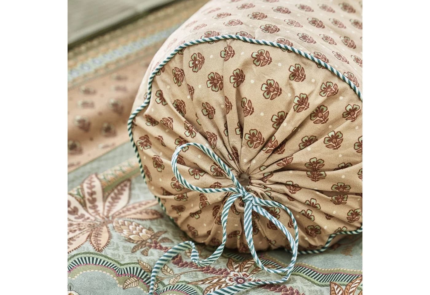 PiP Studio Nackenrolle Jaipur Flower Baumwolle Blumen