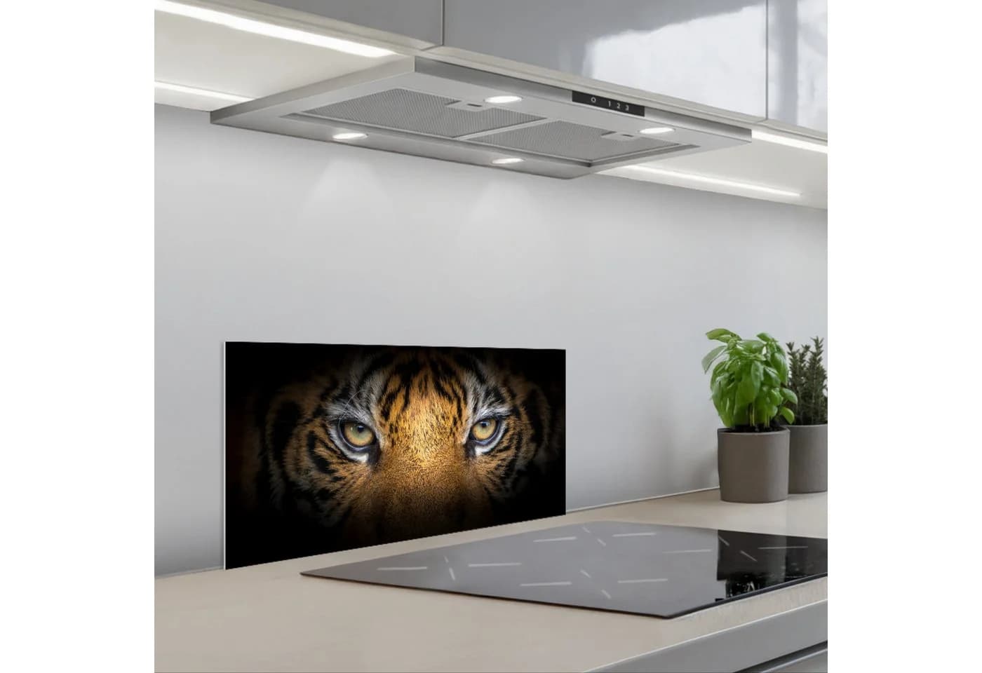 KitchenYeah Küchenrückwand selbstklebend Tiger Schwarz Glasoptik
