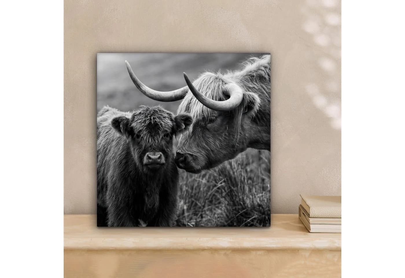OneMillionCanvasses® Leinwandbild Schottischer Highlander & Kalb Schwarz-Weiß