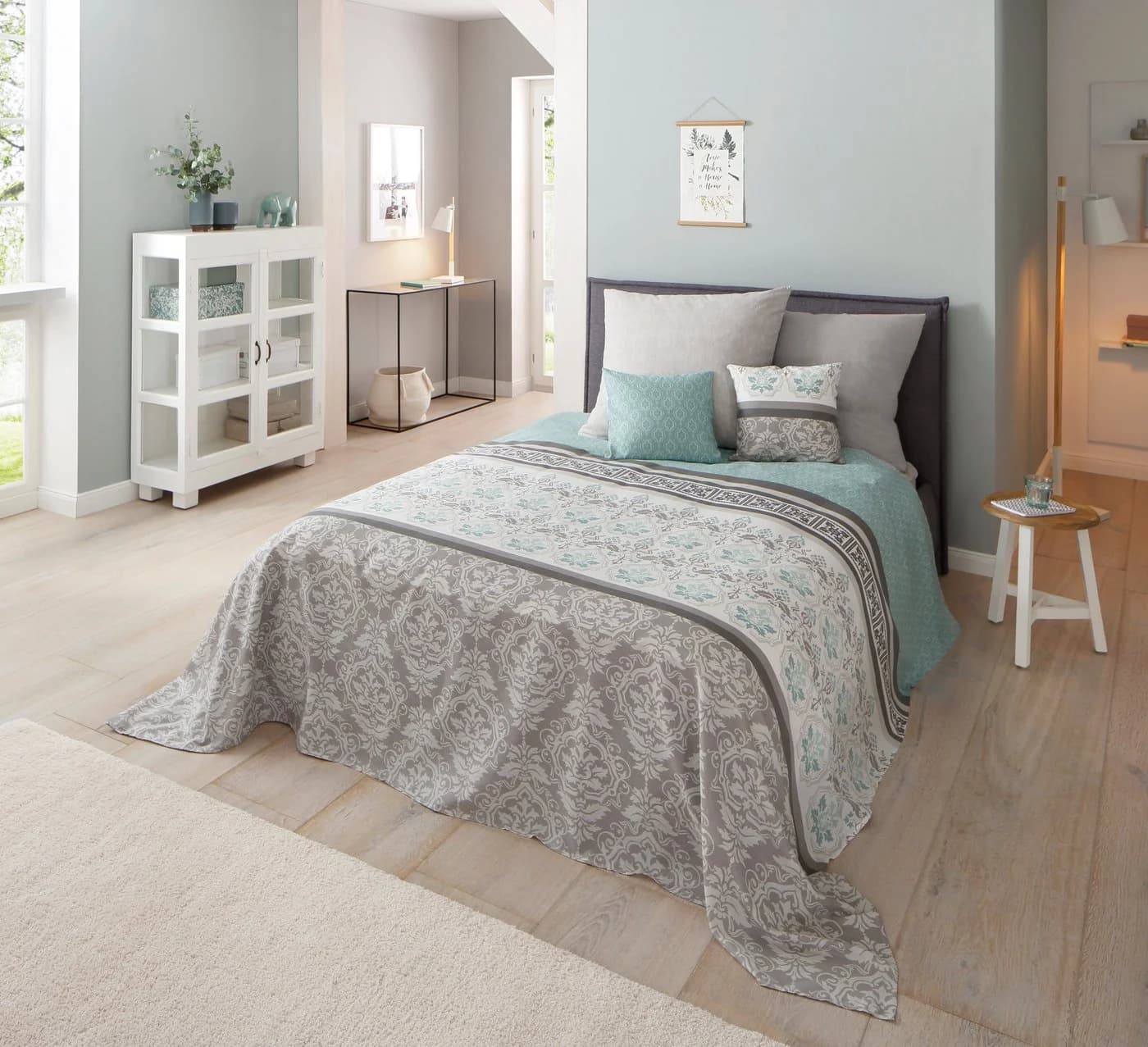 Gemusterte Tagesdecke im Landhausstil, grau und mint, 280x210 cm