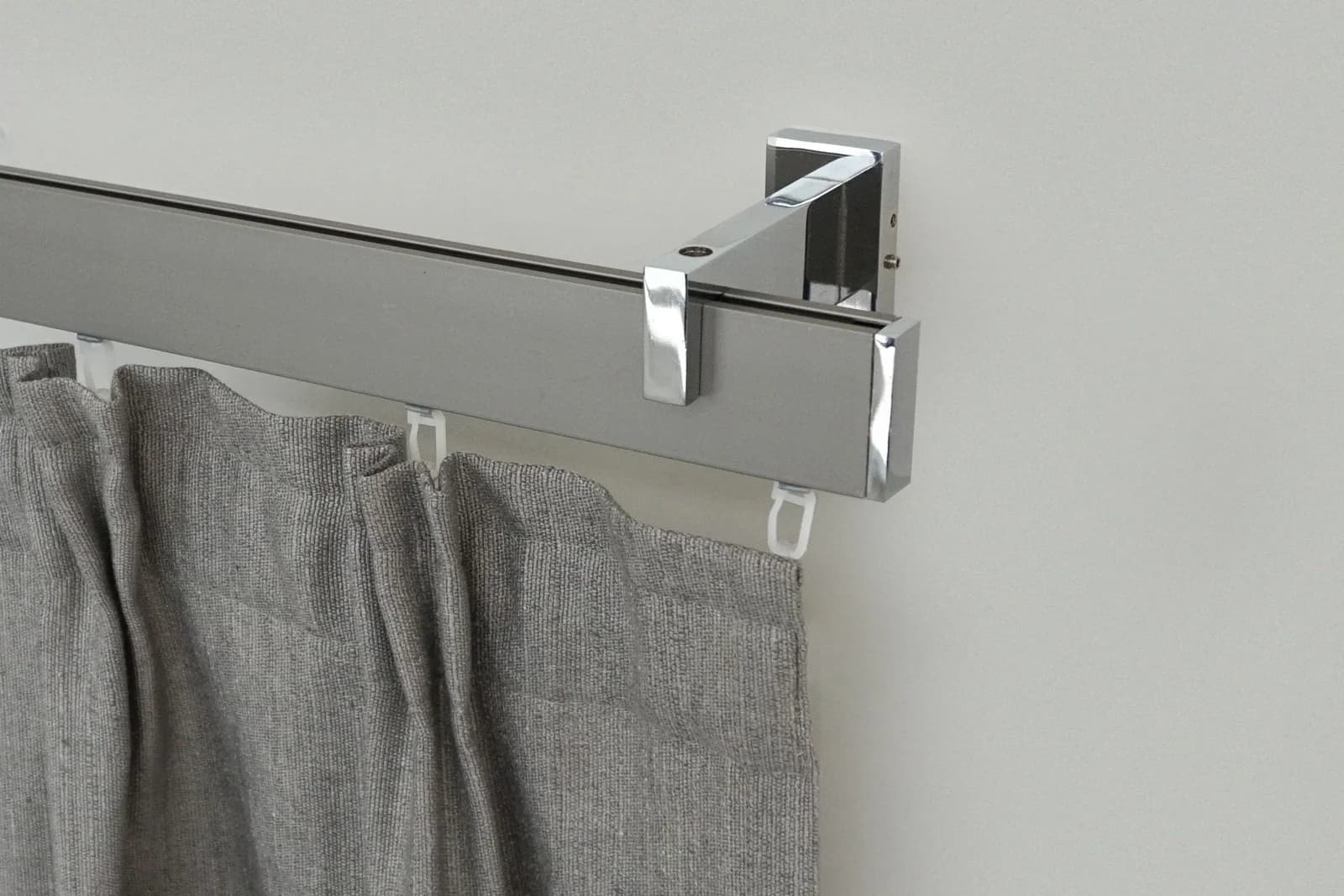 GARESA Innenlaufschiene FLAT Aluminium Wandmontage silber