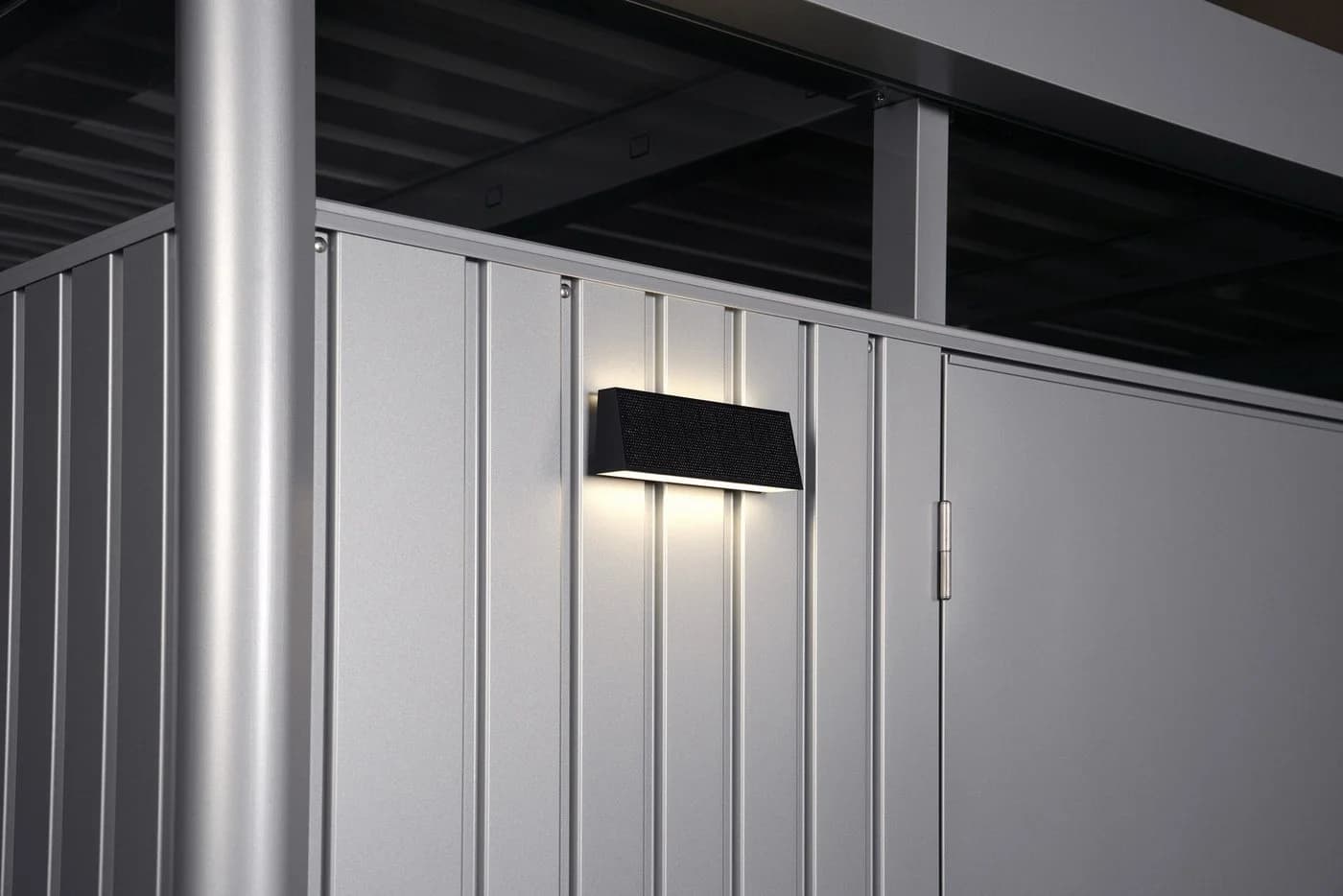 BioHort LED Solarleuchte für Gerätehaus und Geräteschrank Schwarz - Bild 2
