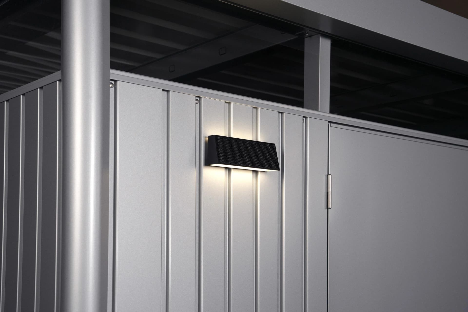 BioHort LED Solarleuchte für Gerätehaus und Geräteschrank Schwarz - Bild 3