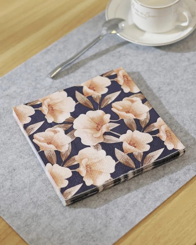 EGLO Papierservietten Motiv Blüten Mahuli Blau Apricot 20er Pack - Bild 3