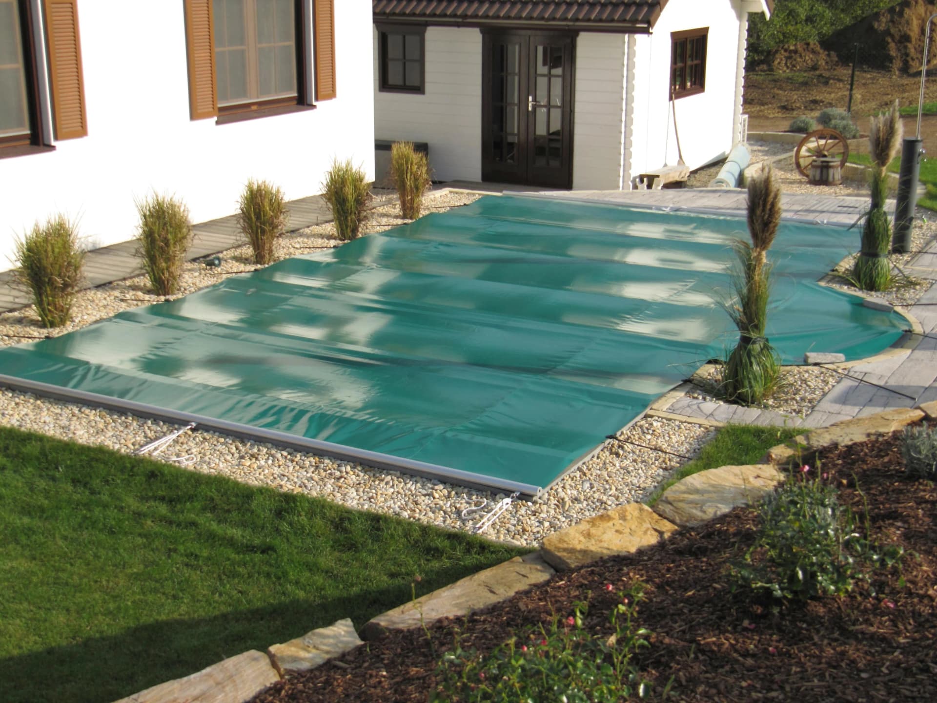 Pool-Abdeckplane KWAD Aluminium-Querstreben 6,0 x 3,0 m Grau