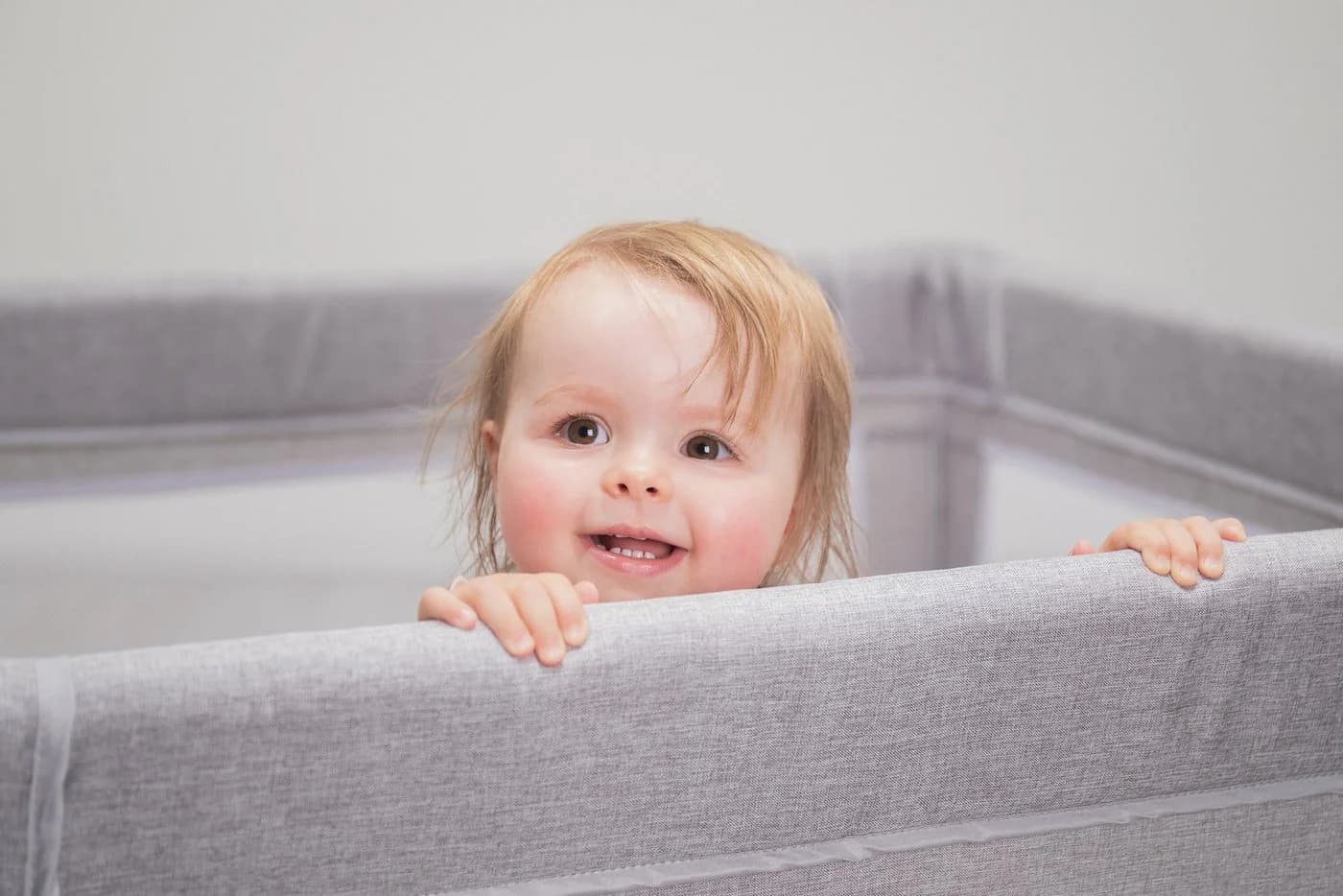 Fillikid Laufgitter Mia Melange Grau - Sicherer Spielbereich