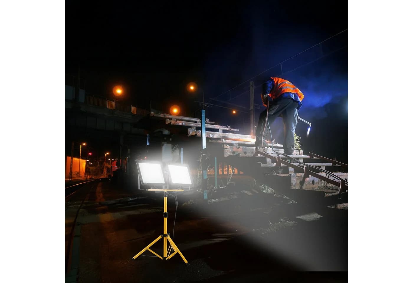 Clanmacy LED Flutlichtstrahler 200W mit Stativ IP66 Schwarz/Gelb - Bild 5