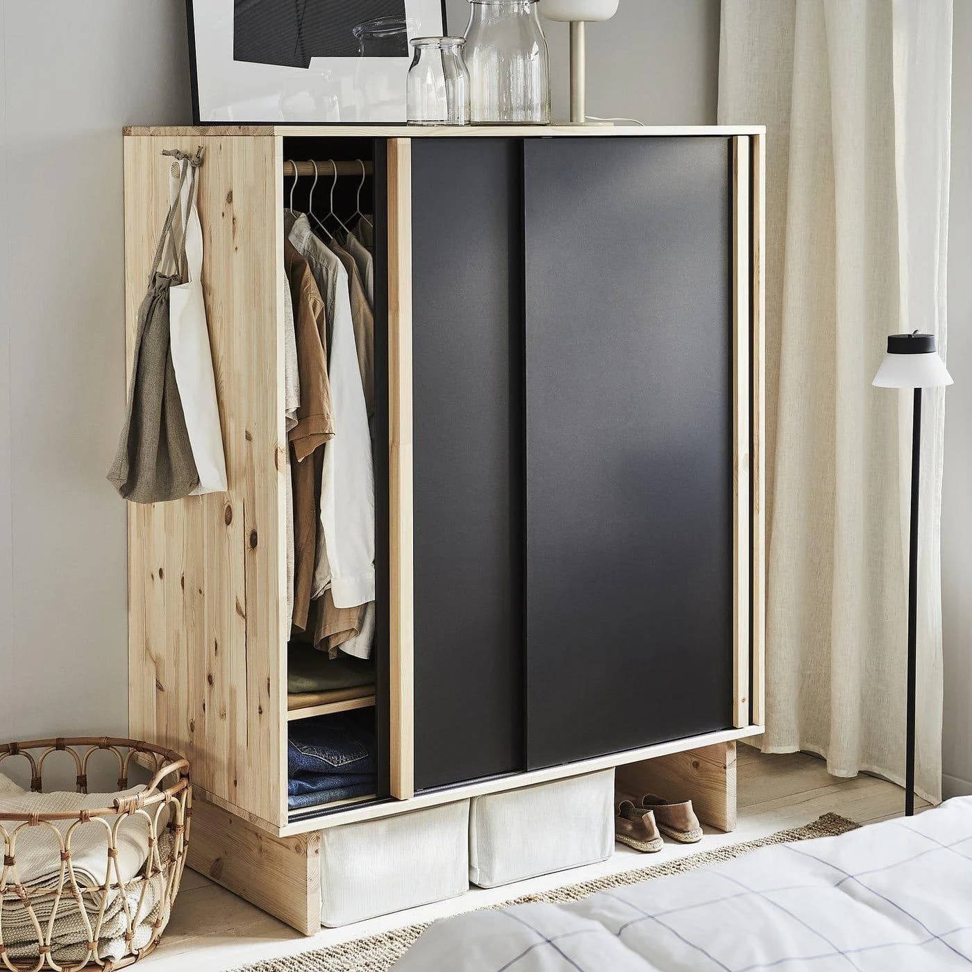 IKEA GLAMBERGET Kleiderschrank mit 3 Schiebetüren Schwarz
