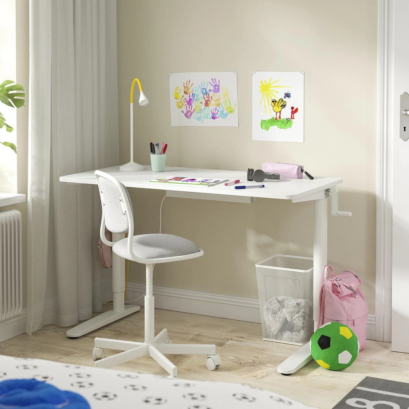 IKEA RELATERA Schreibtisch höhenverstellbar Weiß