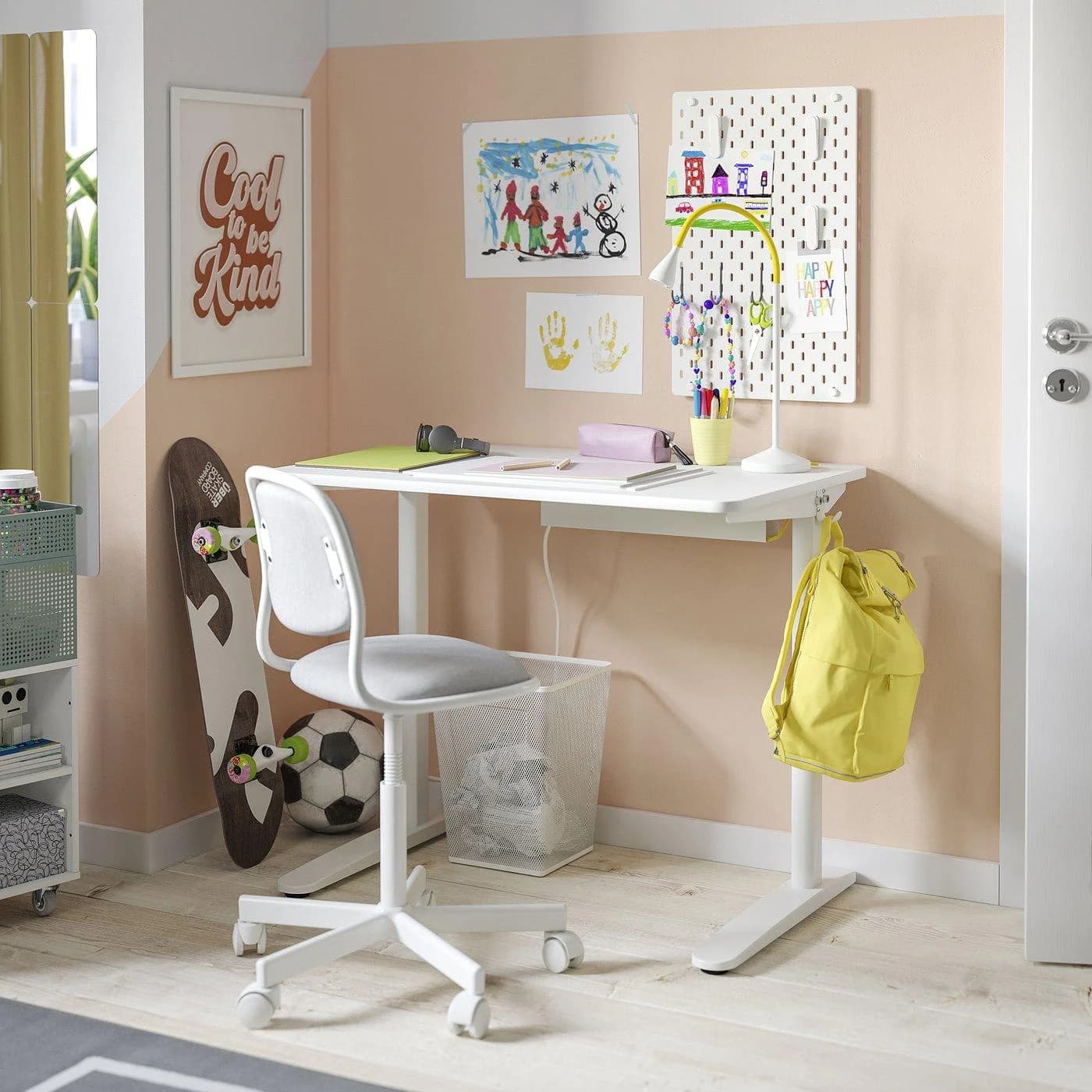 IKEA RELATERA Schreibtisch Weiß Kompakt mit Haken