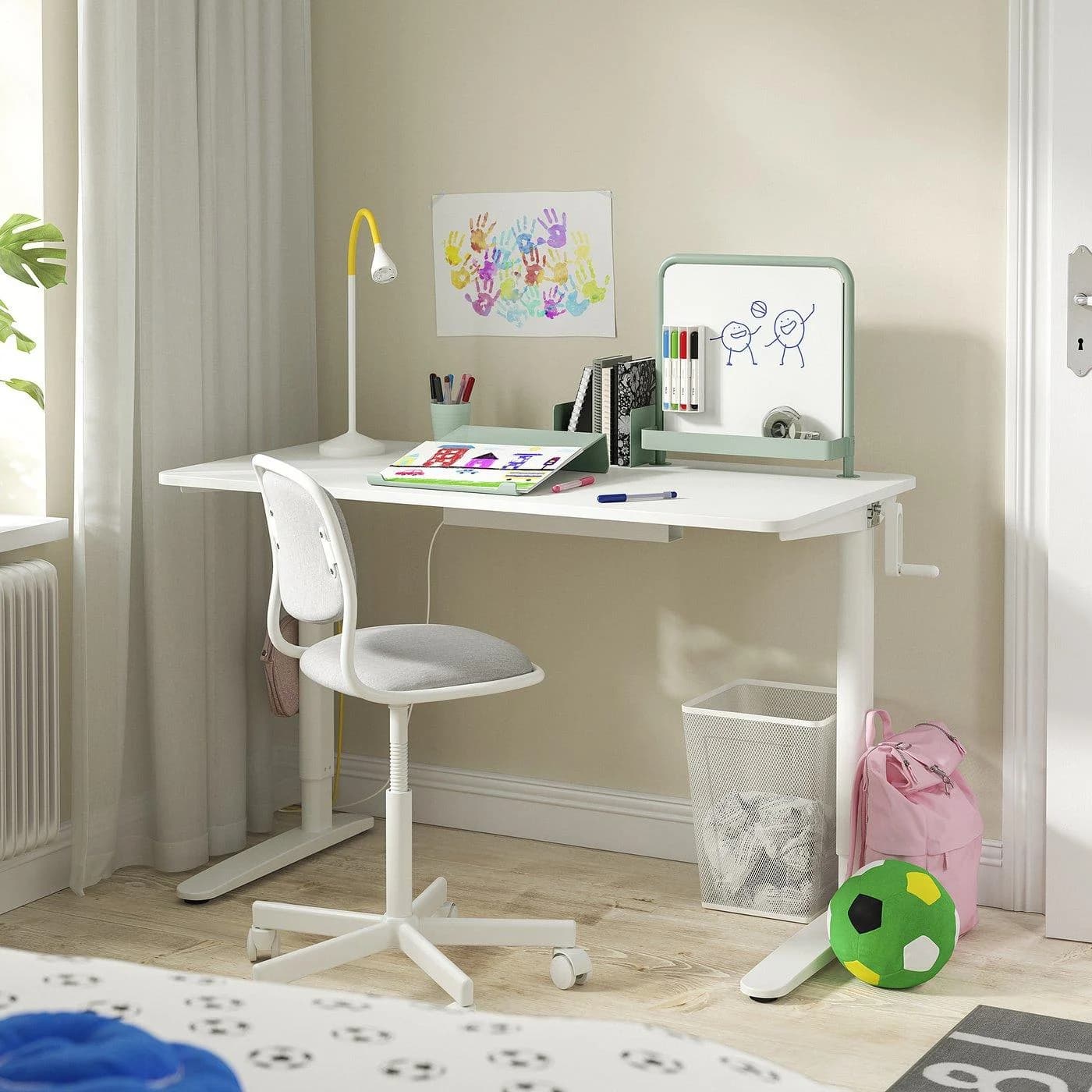 IKEA RELATERA Schreibtischkombination mit Höhenverstellung und Whiteboard