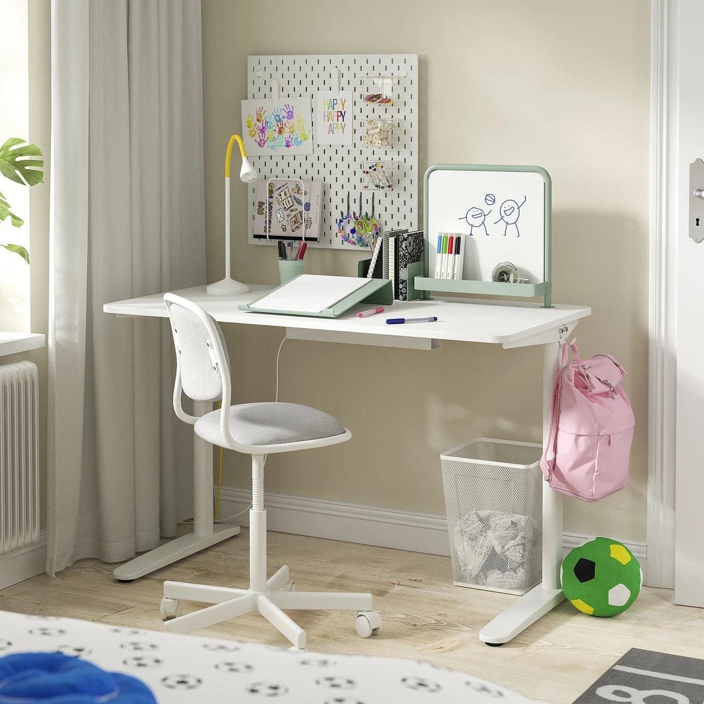 IKEA RELATERA Schreibtischkombination Weiß Hellgraugrün mit Whiteboard