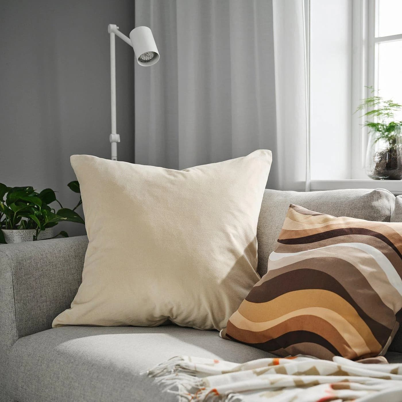 IKEA SANELA Kissenbezug hellbeige Baumwollsamt