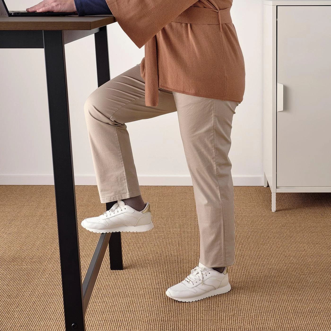 IKEA MITTZON Konferenztisch Nussbaumfurnier Schwarz