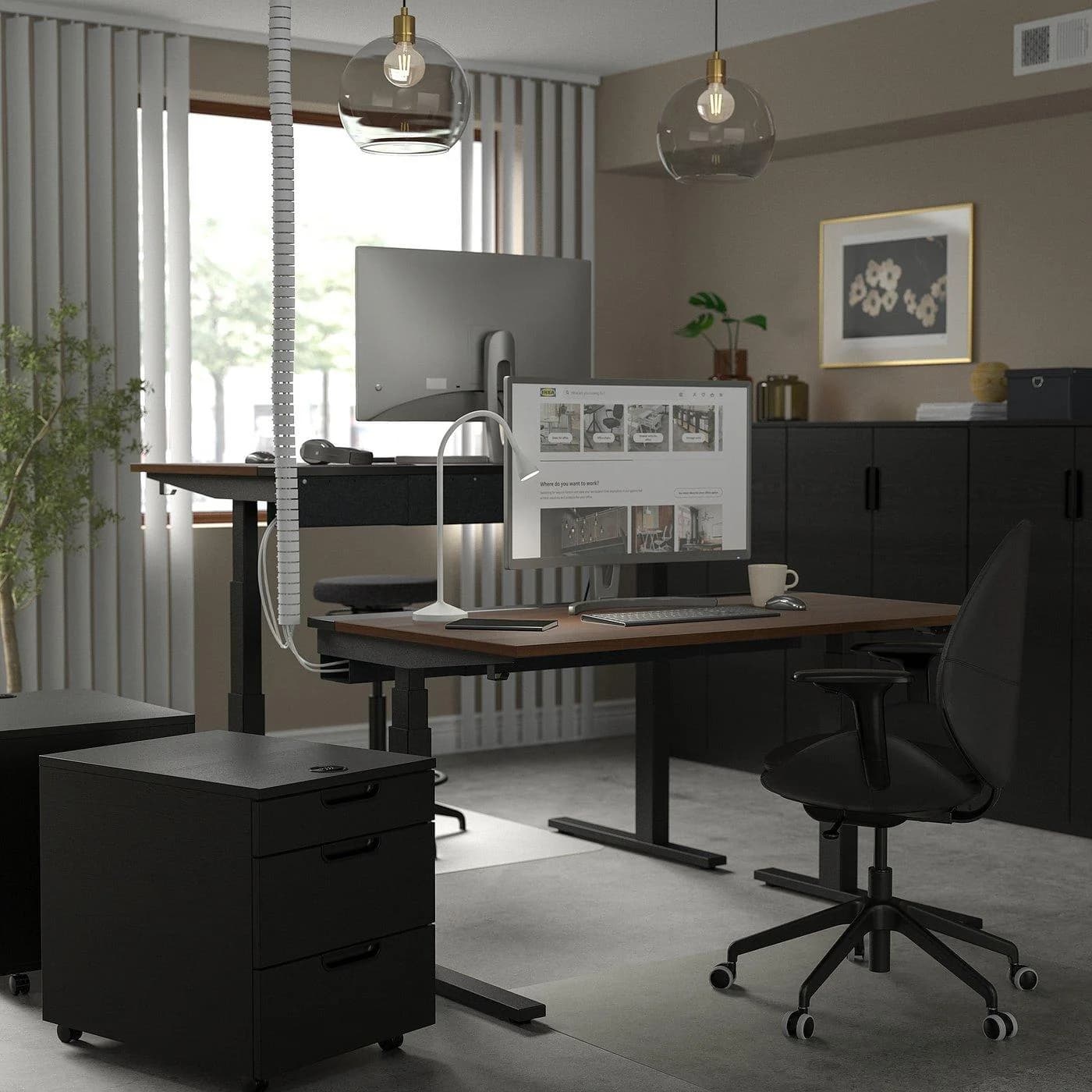 IKEA MITTZON Schreibtisch sitz/steh Schwarz Nussbaumfurnier