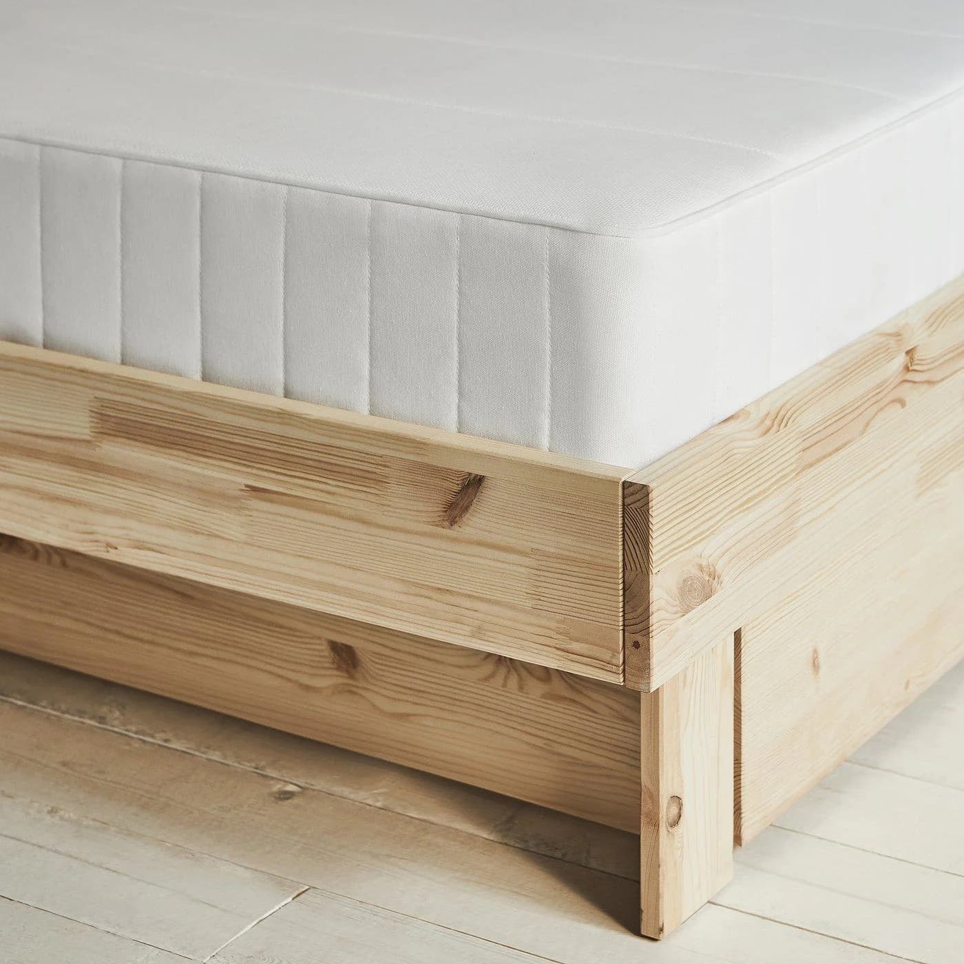 IKEA GLAMBERGET Bettgestell Kiefernholz mit Matratze & Stauraum