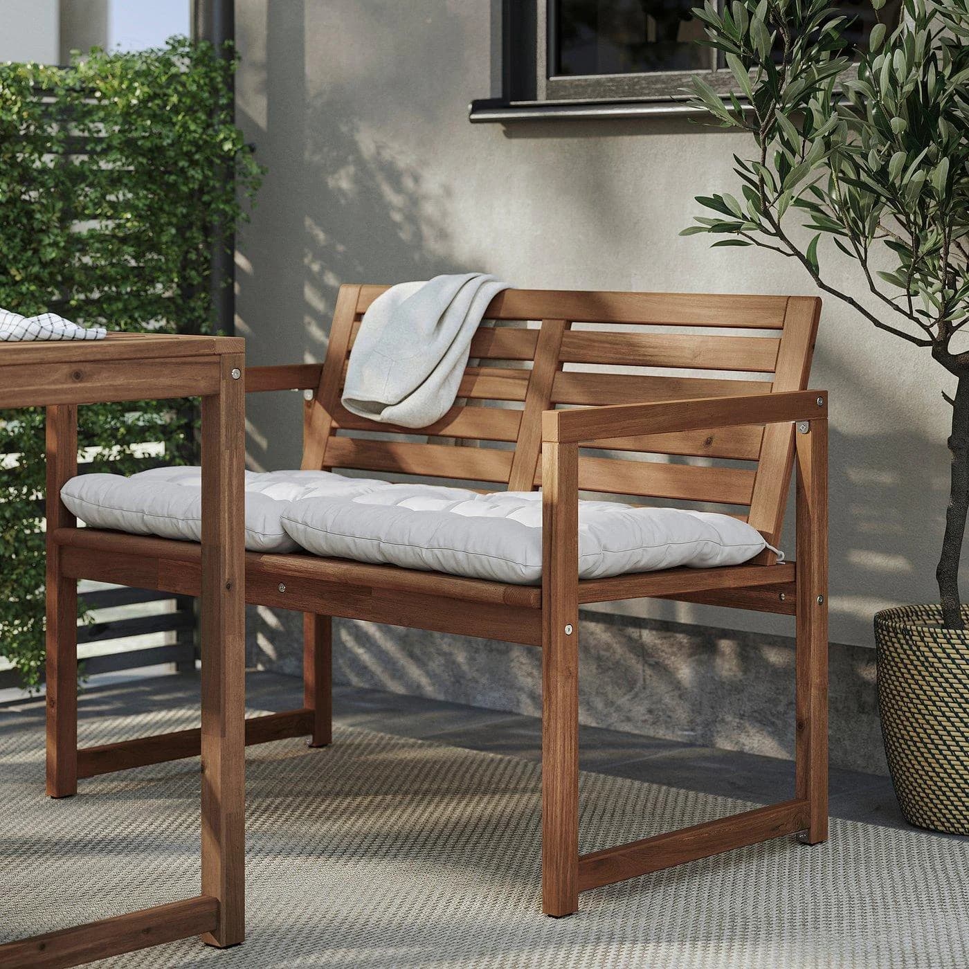 IKEA NÄMMARÖ Gartenbank mit Rückenlehne und Polstern hellbraun/grau