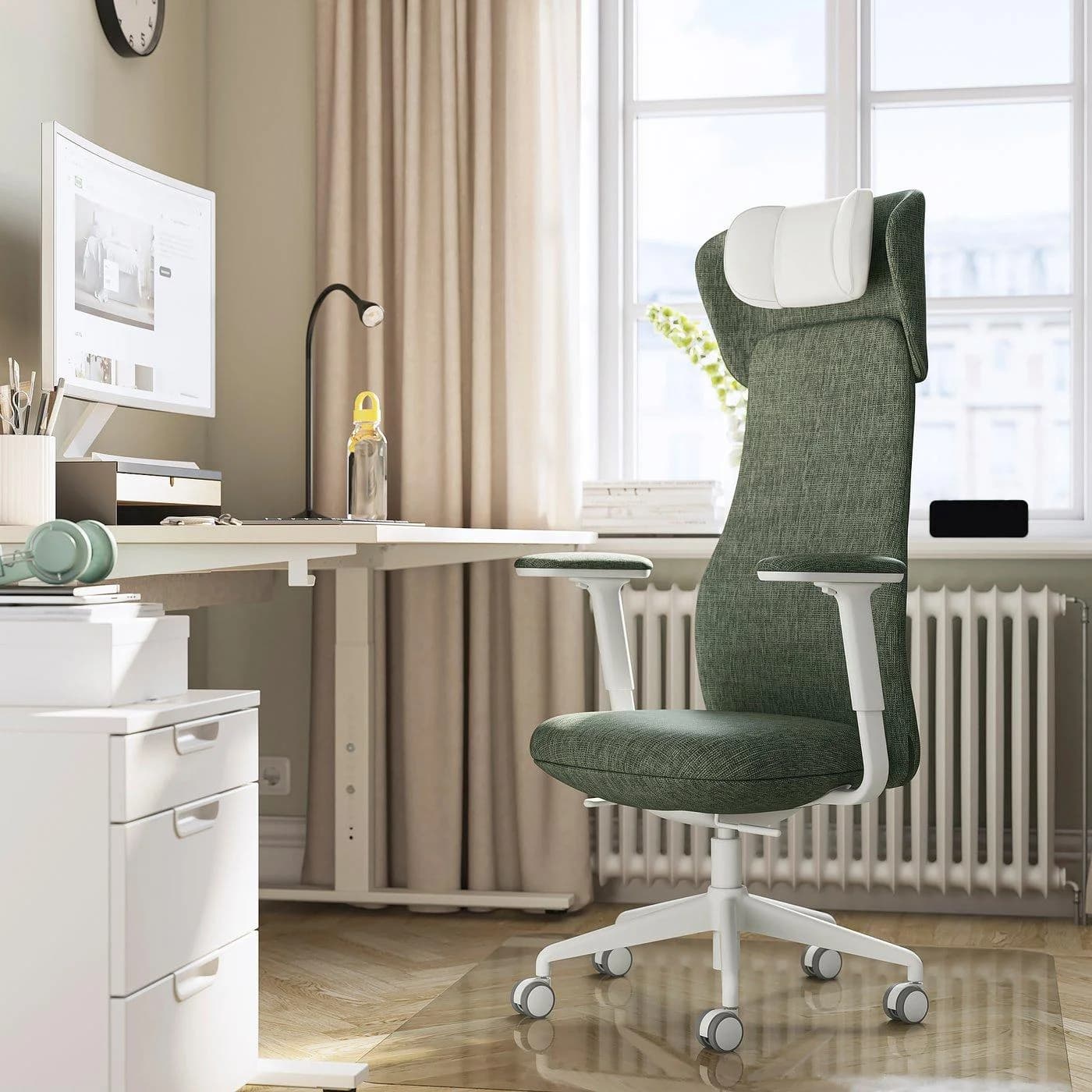 IKEA GRÖNFJÄLL Drehstuhl mit Armlehnen und Kopfstütze Grün/Weiß