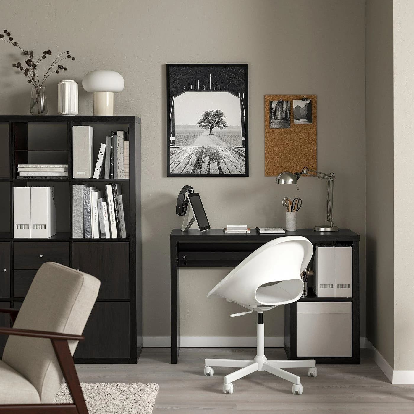 IKEA KALLAX / LOBERGET Schreibtisch und Stuhl Set Schwarzbraun/Weiß