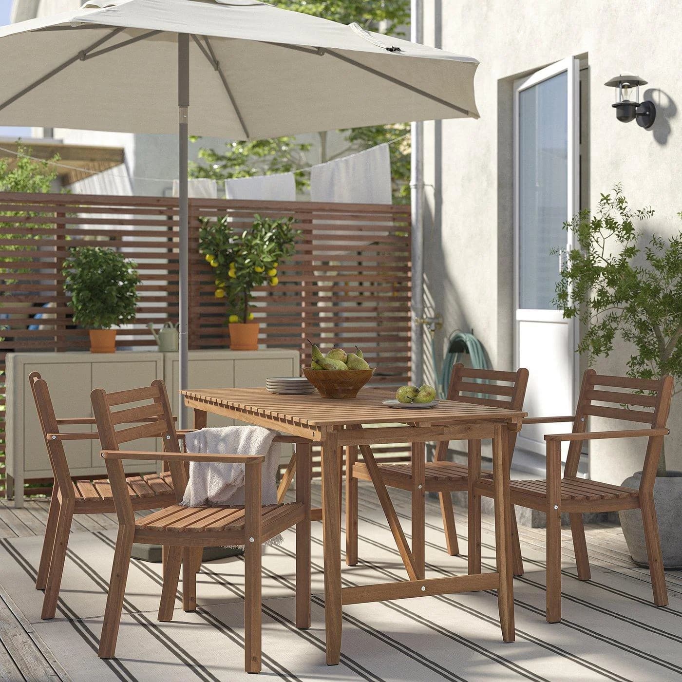 IKEA ASKHOLMEN Tisch+4 Armlehnstühle/außen Dunkelbraun