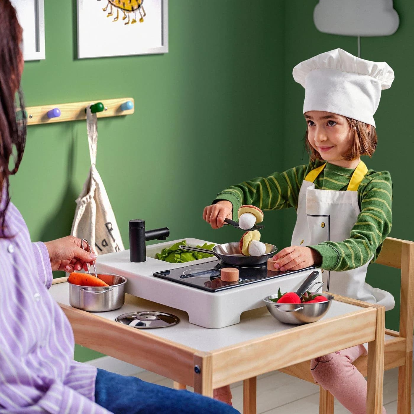 IKEA STENMUS Mini-Spielküche Schwarz/Weiß Modern
