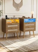FiveWillowise Nachttisch 2er Set Braun Rattan mit LED und Steckdosen Bild 2