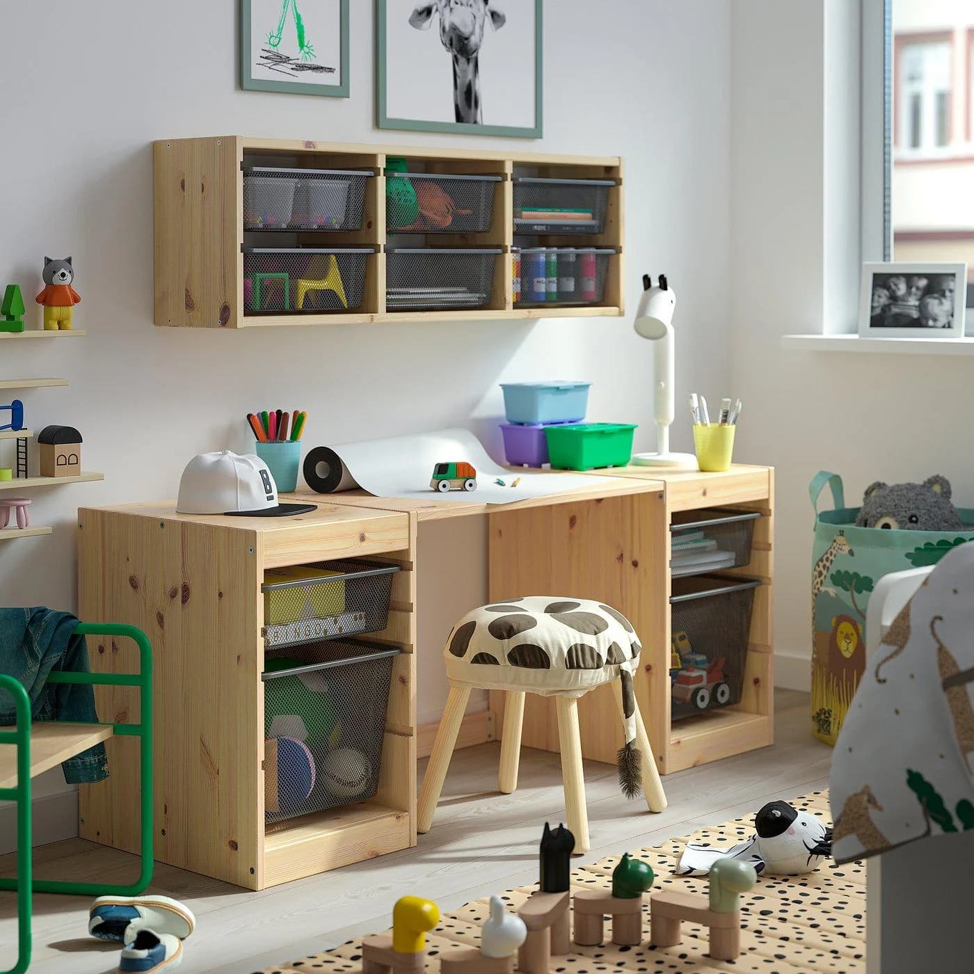 IKEA TROFAST Schreibtisch mit Netzdrahtkörben Kiefer Weiß/Dunkelgrau