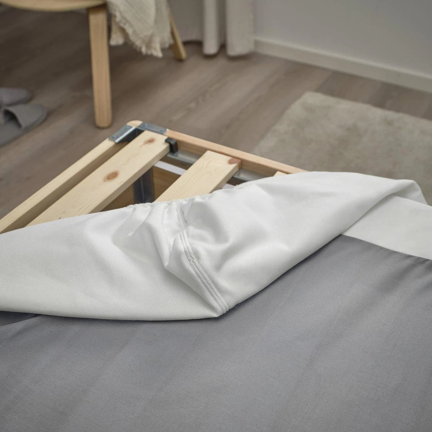 IKEA LYNGÖR Boxbett mit VESTERÖY Matratze Weiß